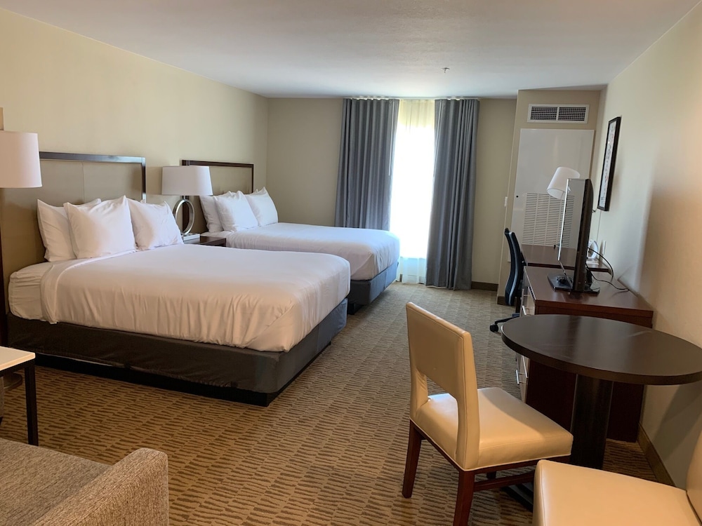 Hawthorn Suites by Wyndham Monahans 4/15