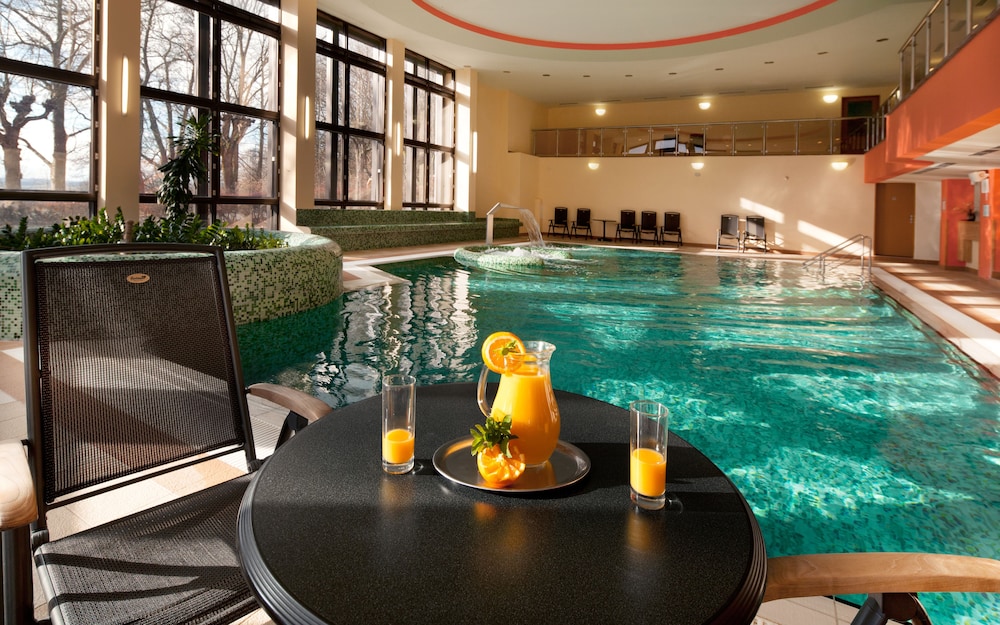 CHATEAU MONTY SPA RESORT 2/69