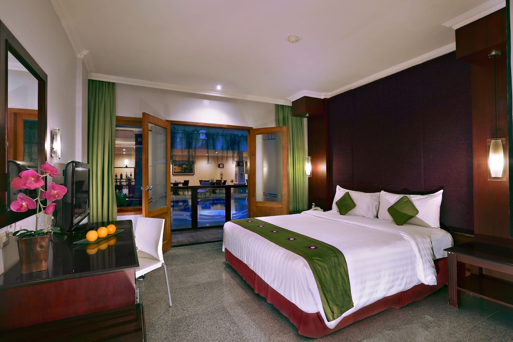 Famous Hotel Kuta (ex Permata Kuta Hotel by Prasanthi) 26/71