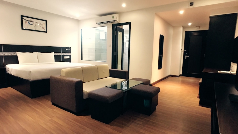 Sea Garden Hotel 33/65