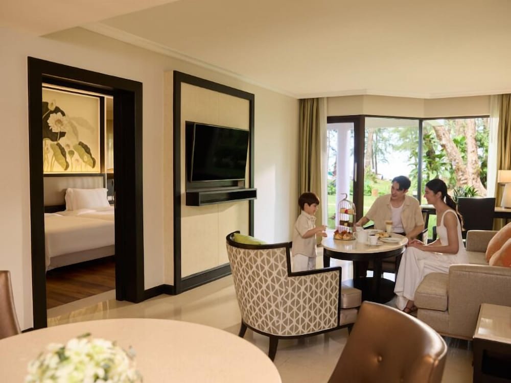 Dusit Thani Laguna Phuket 30/50