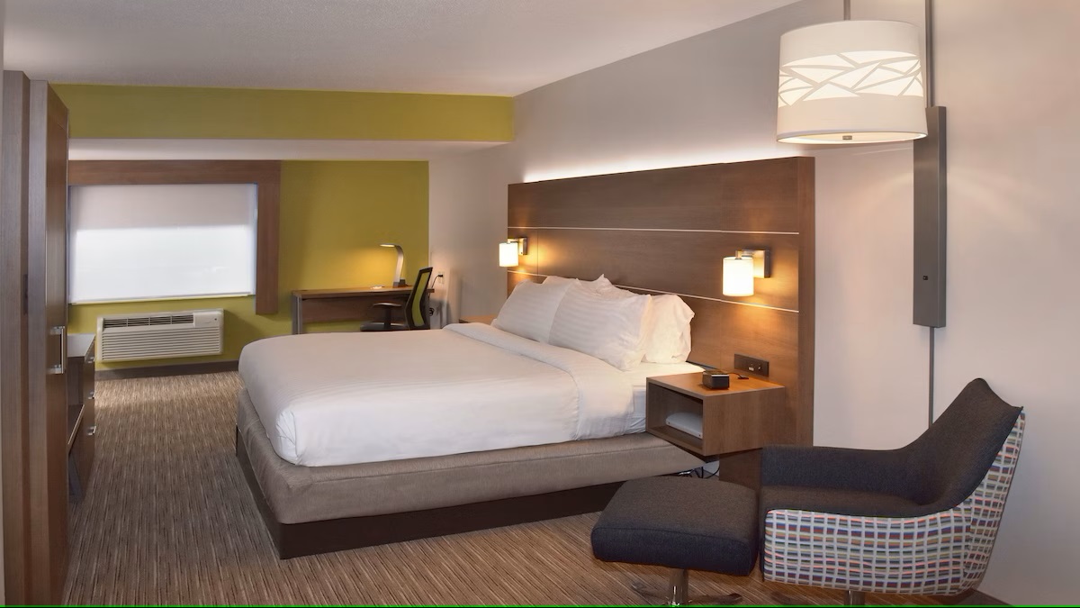 غرفة بسرير كينج، Holiday Inn Express Mount Pleasant Scottdale 2/3