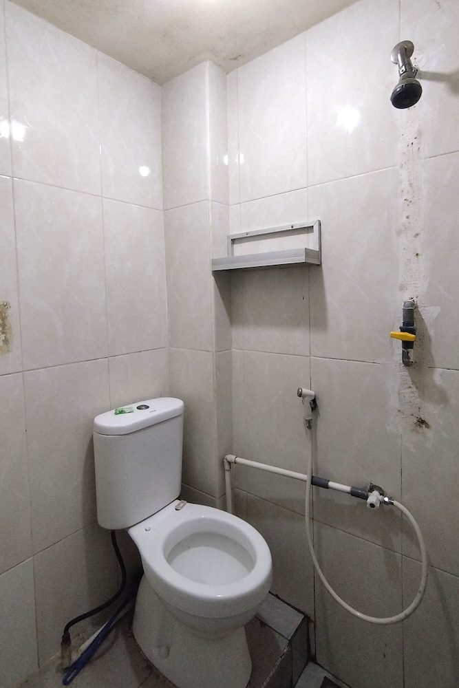 OYO 2933 Wisma Hiro Pertiwi 24/26