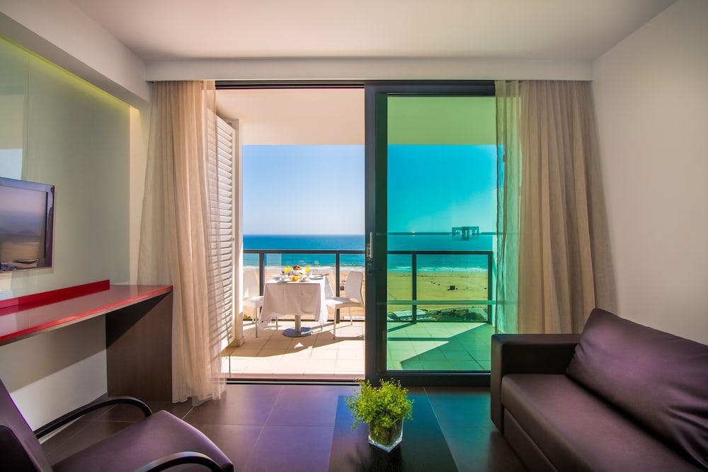 RR Hotel Da Rocha 48/74