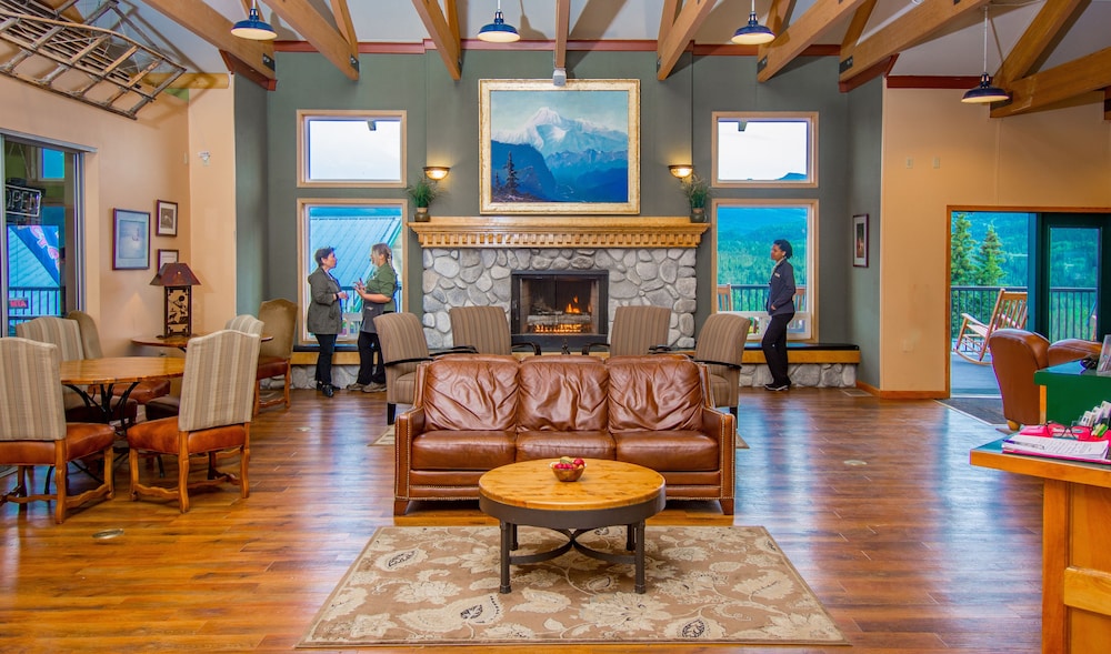 Denali Bluffs Hotel 38/68