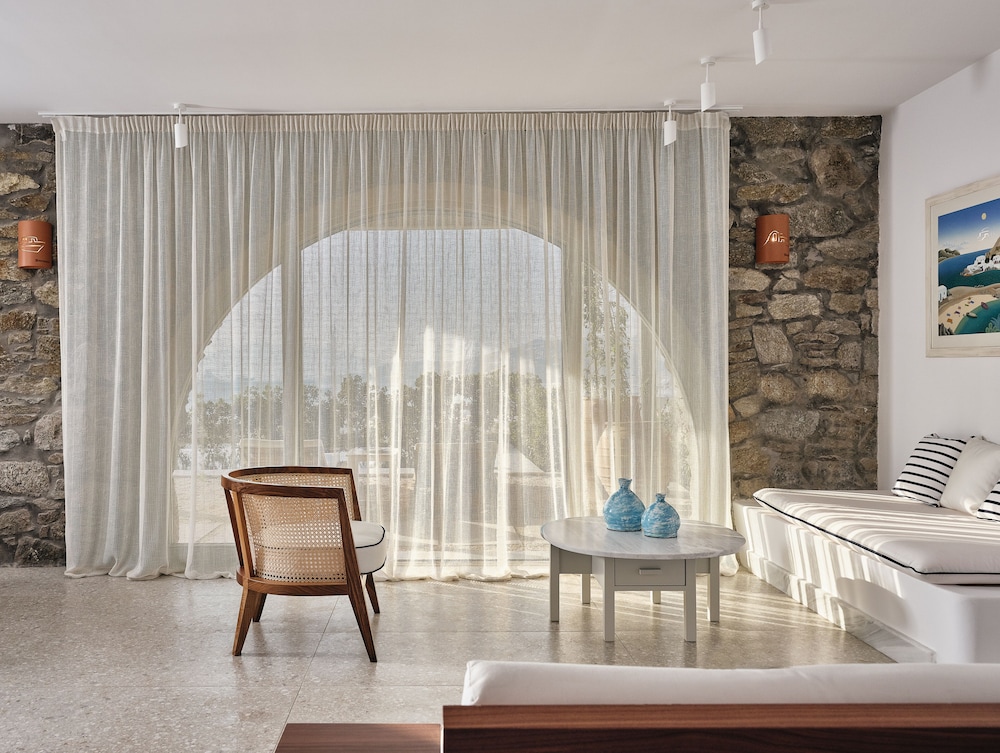 Belvedere Hilltop Rooms & Suites - The Leading Hotels of the World 3/59