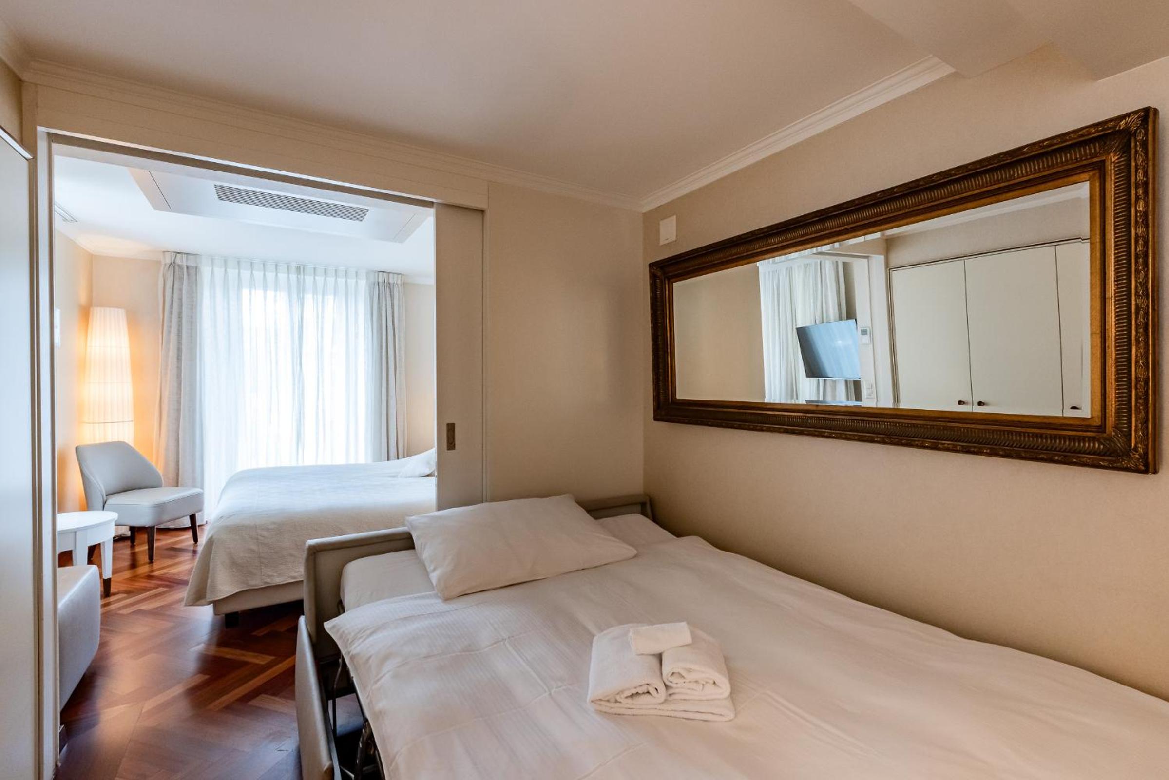 Junior Suite, 2 Double Beds, Sofa