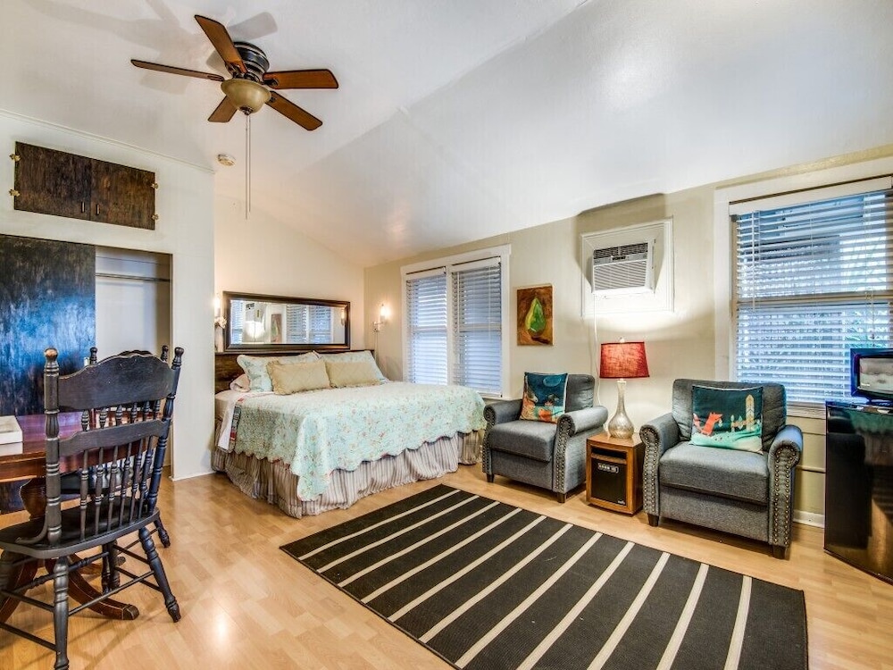 O'Casey's Bed &amp; Breakfast 30/40