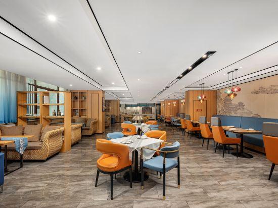 Homeinn Plus (Chengdu Kuanzhai Alley West Xihan Road East Metro Station) 9/10
