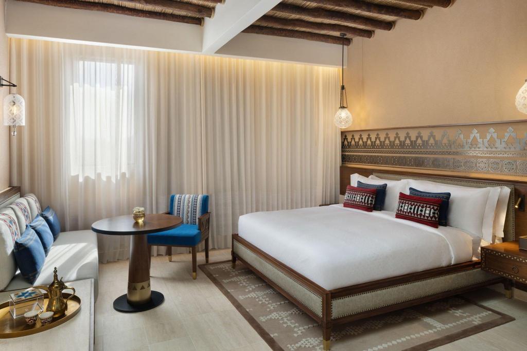 غرفة بسرير كينج بإطلالة على المتنزه، Bab Samhan, a Luxury Collection Hotel, Diriyah 3/4