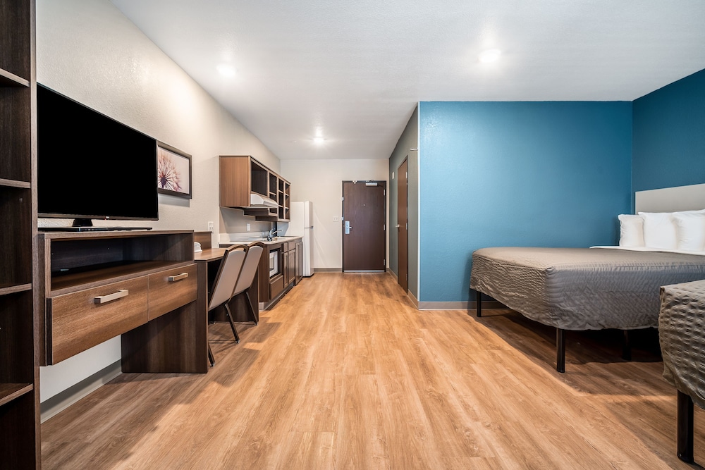 WoodSpring Suites Miramar 21/37
