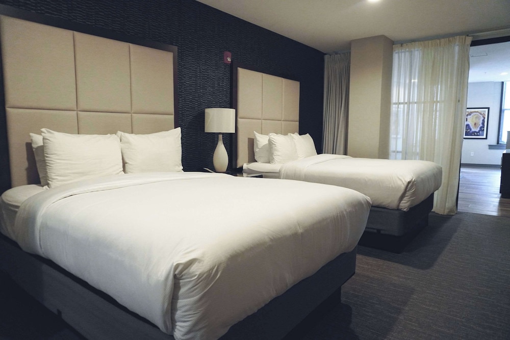 جناح ديلوكس بسريرين كوين بإطلالة على المدينة، Haywood Park Hotel, Ascend Hotel Collection 5/7