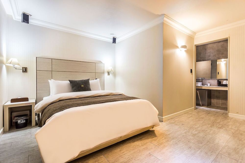 Jbis Hotel 8/46