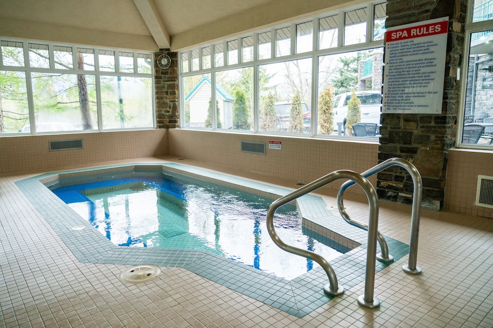 Canmore Pocaterra Inn & Waterslide 53/81