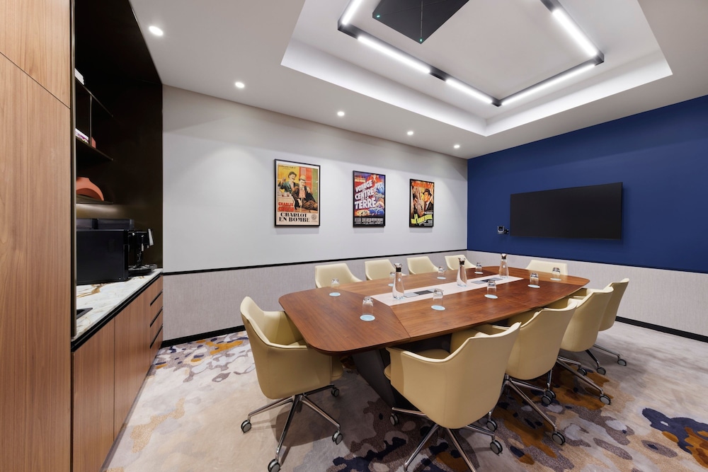 Le Meridien Melbourne 40/50