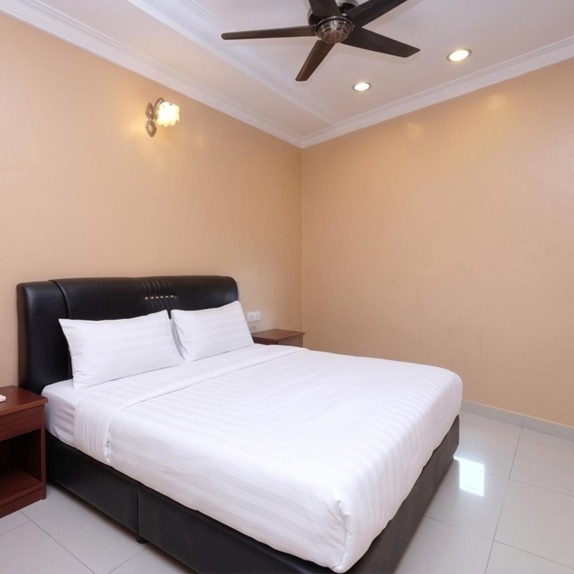 Swing & Pillows at Ayuni Hotel Bangi, Selangor 14/31