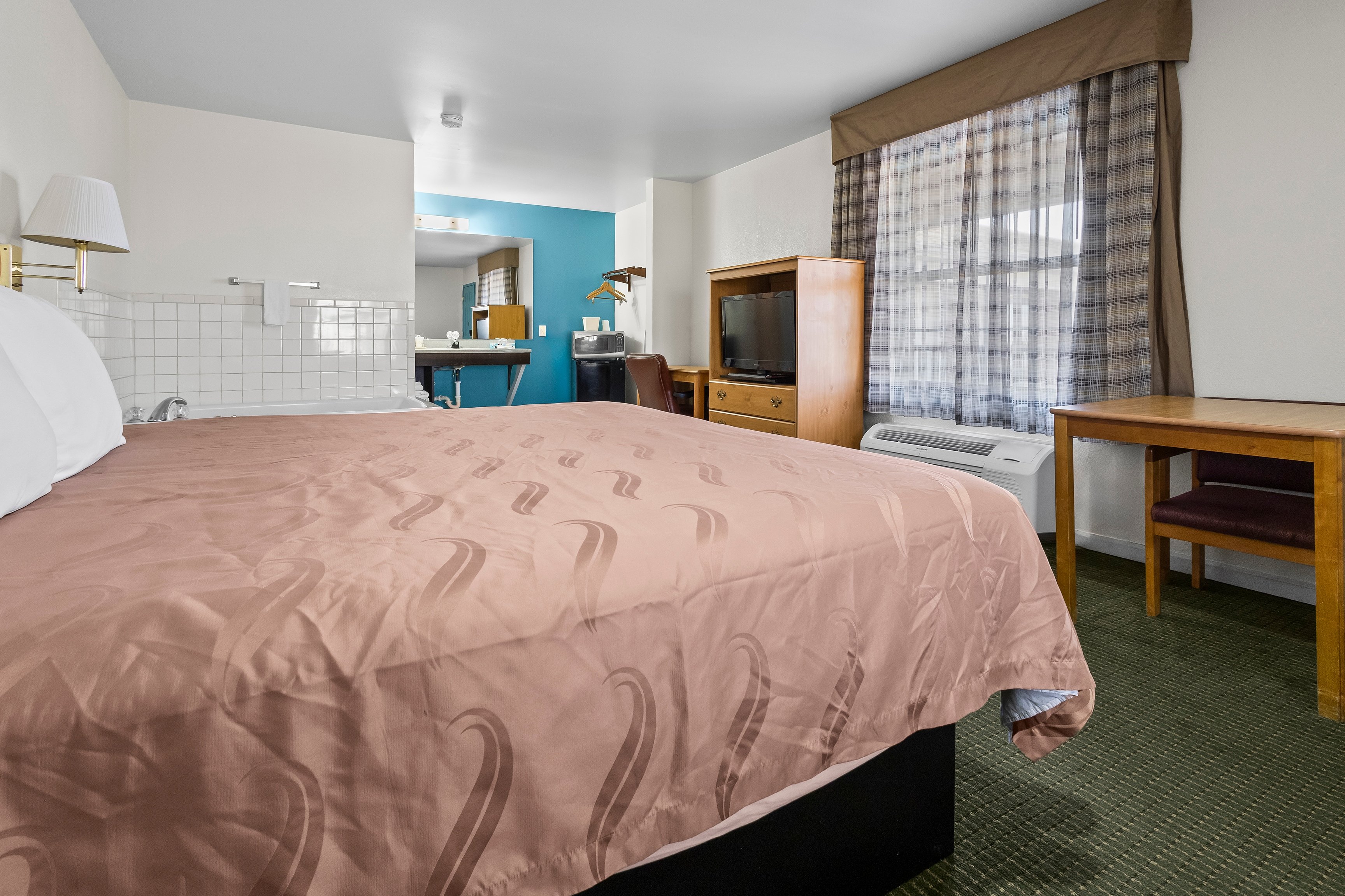 Economy Inn and Suites 32/68