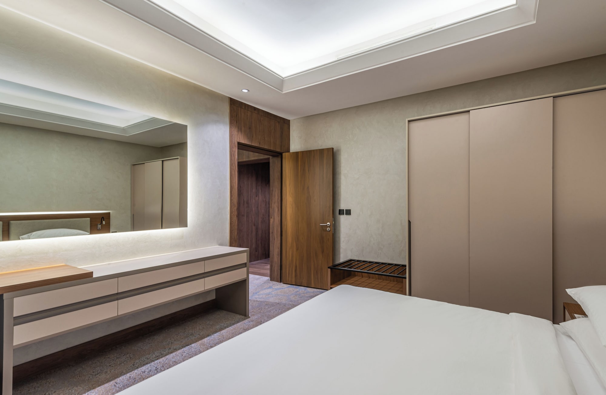 1 BEDROOM, EXECUTIVE, SUITE