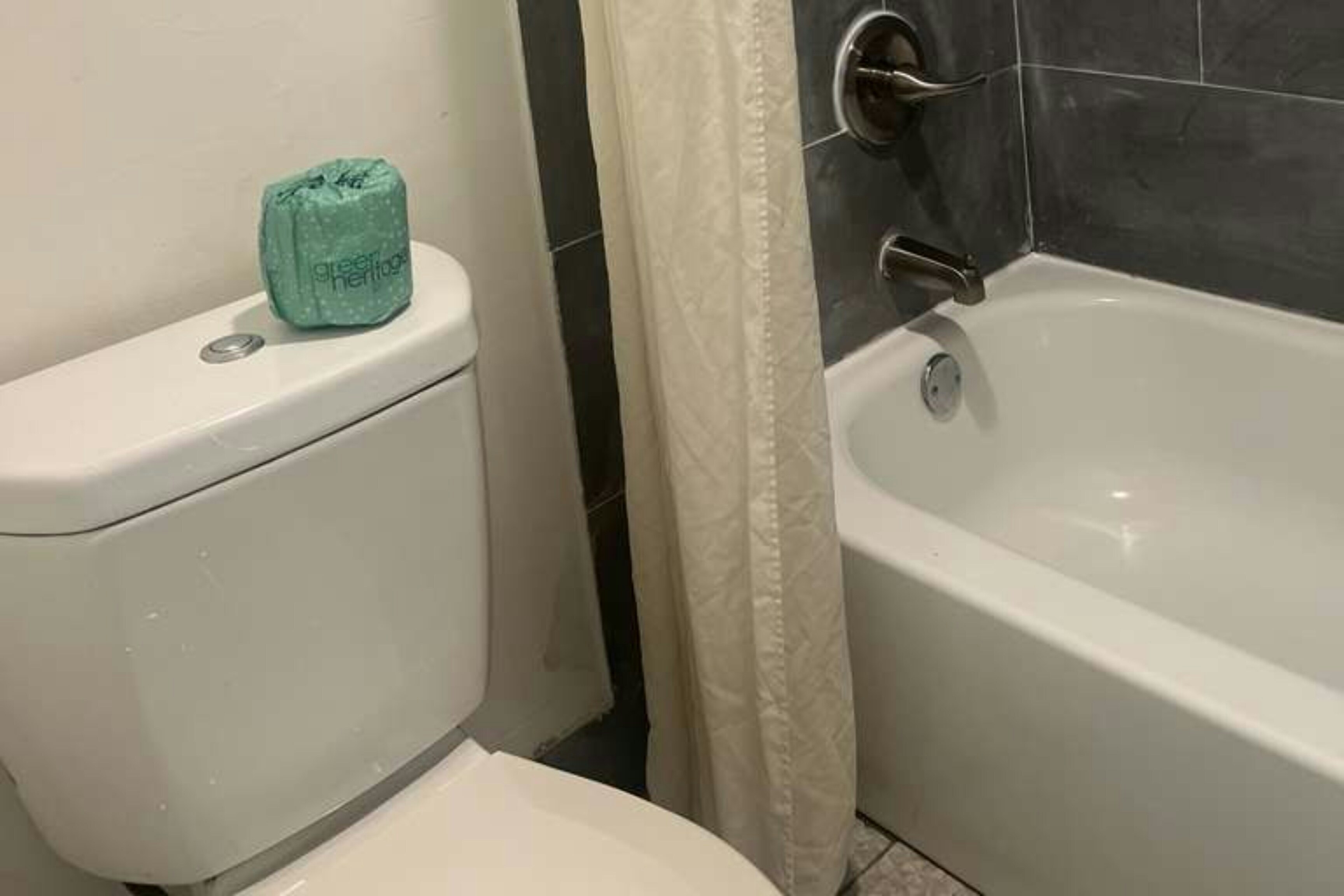 Capitol Inn by Belvilla Richmond Airport VA 21/22