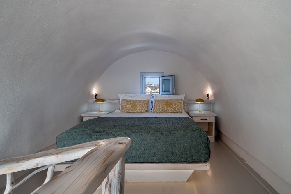 ATHERMI SUITES 40/74