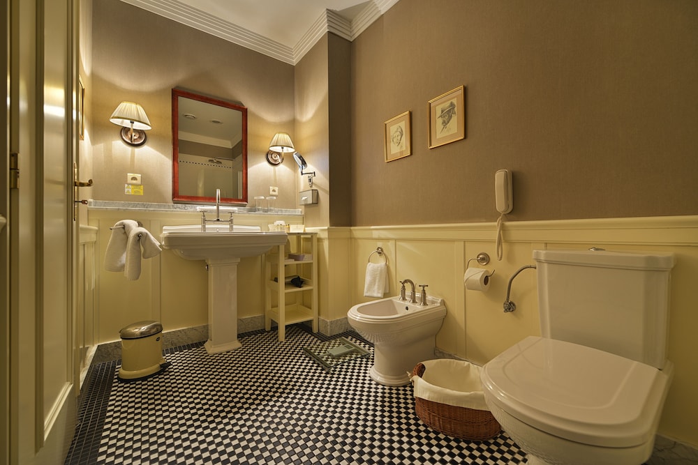 Marrol S Hotel 43/46