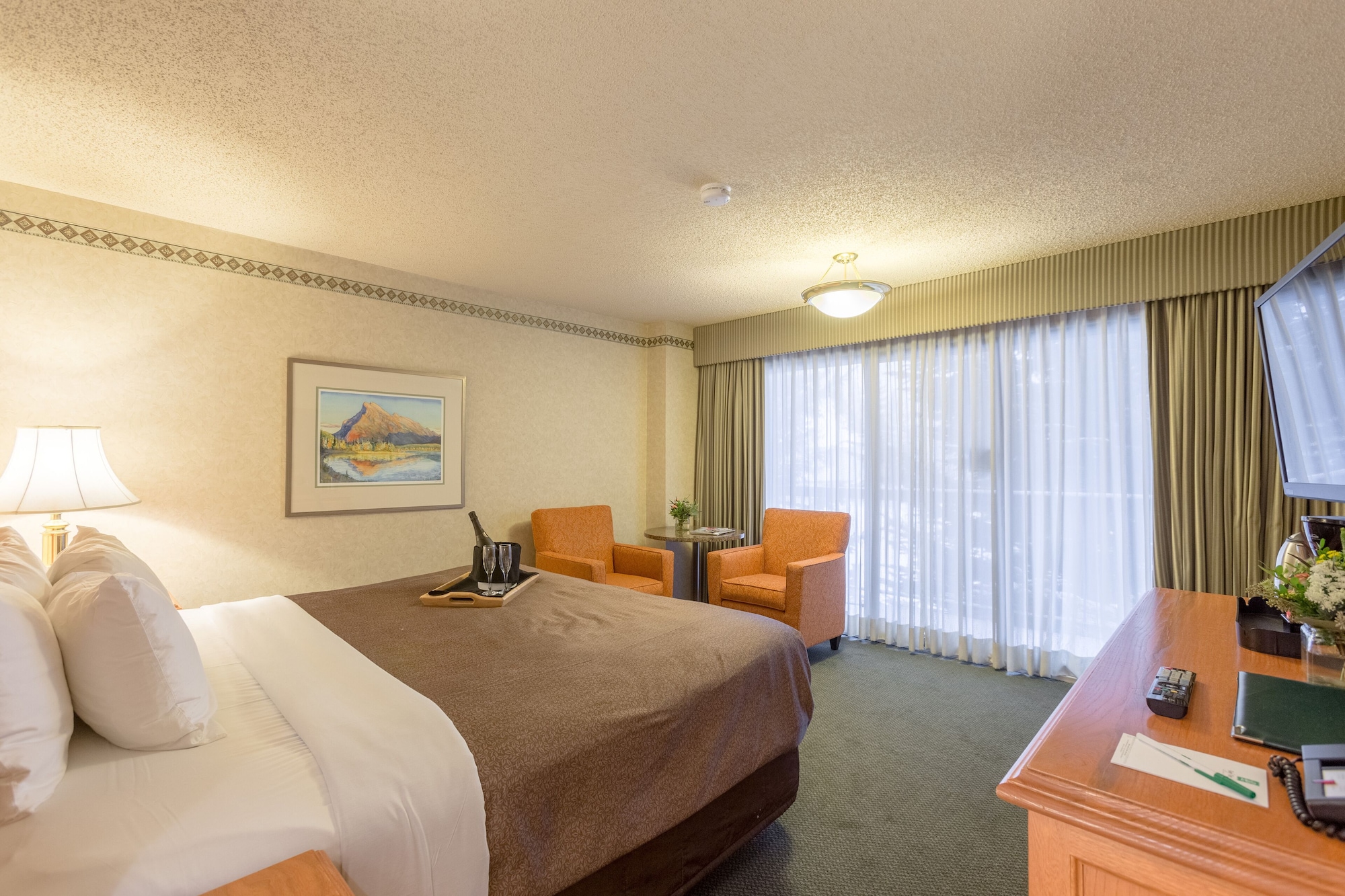 SUPERIOR, KING BED, CORNER