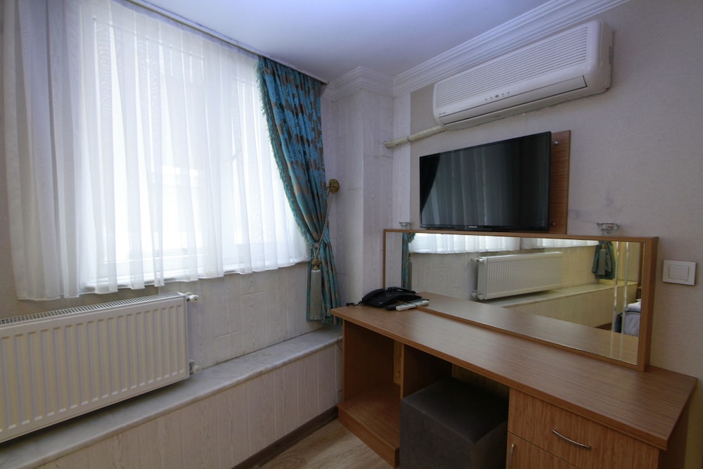 Agora Boutique Hotel & Bistro 34/50