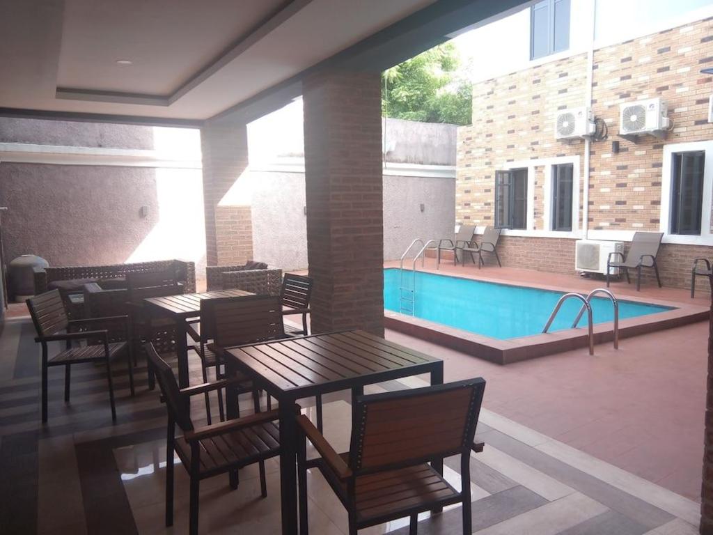 De Gladys Hotel 10/14