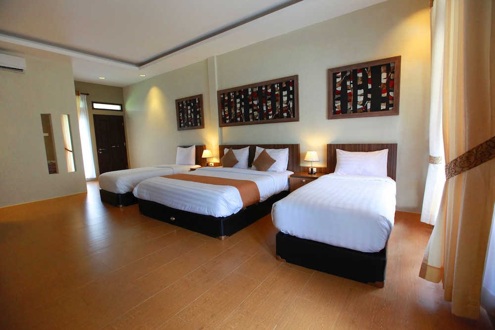 Green Tropical Village Hotel Resort 18/61