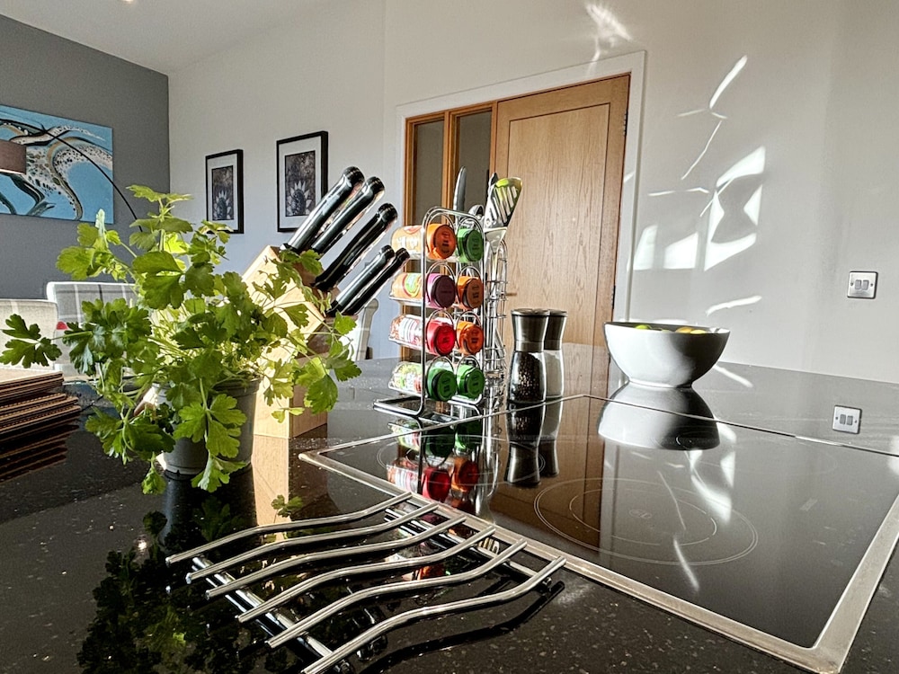 YOUR SPACE APARTMENTS - THE HAMILTONS 7/46
