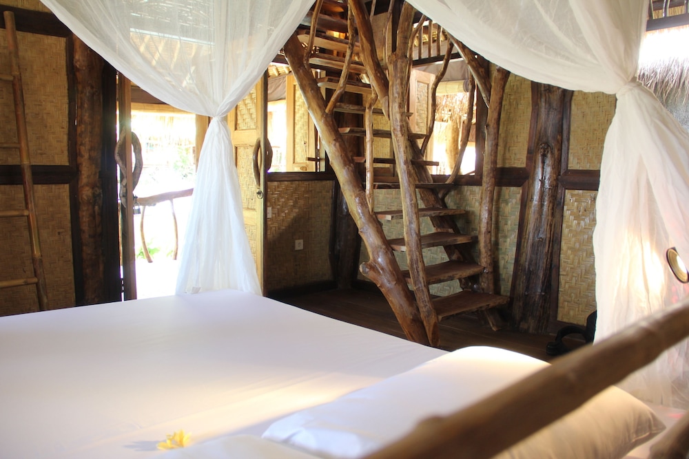 The Calmtree Bungalows 23/64