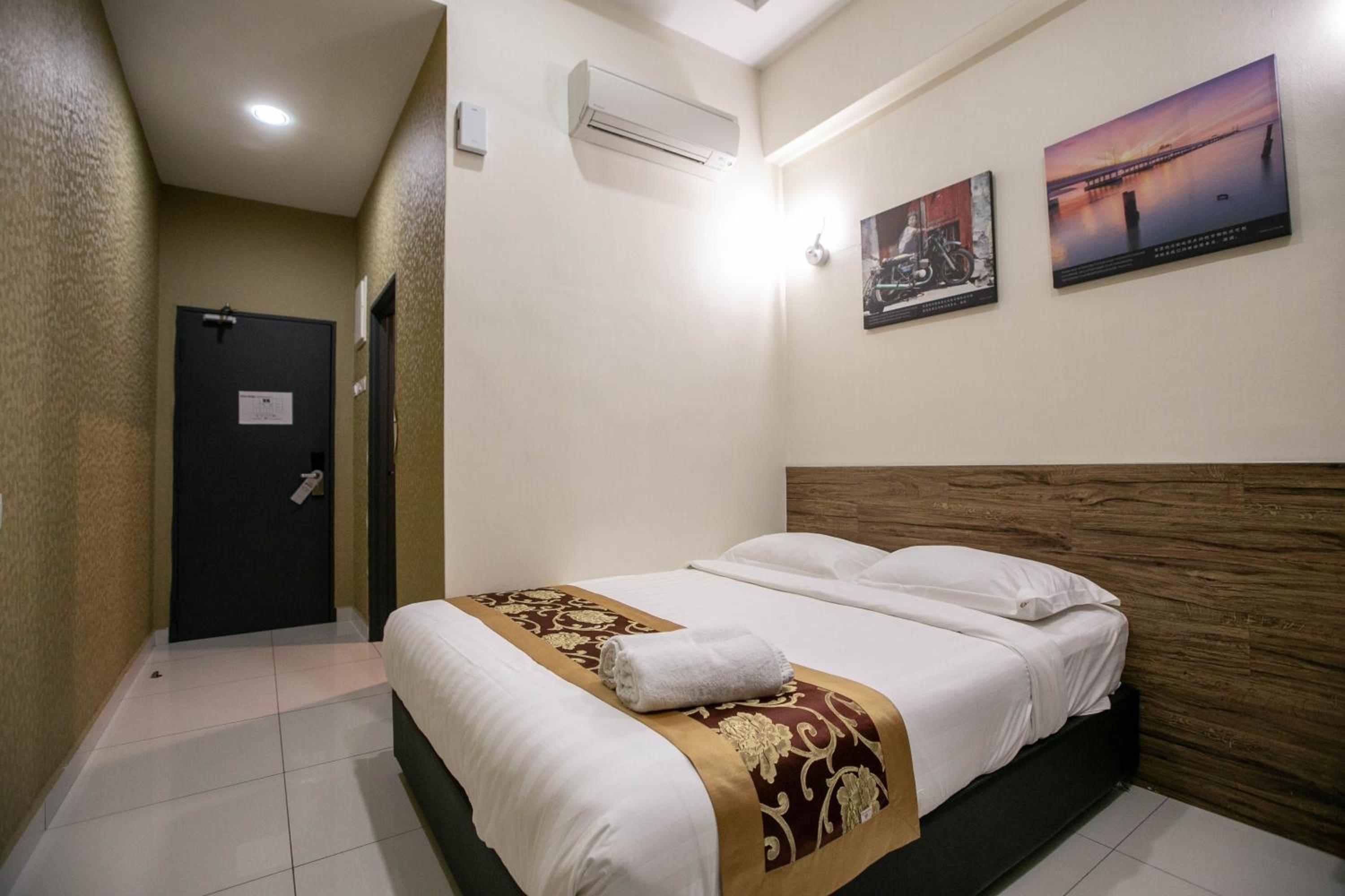 Capital O 89647 Atta Hotel 28/49