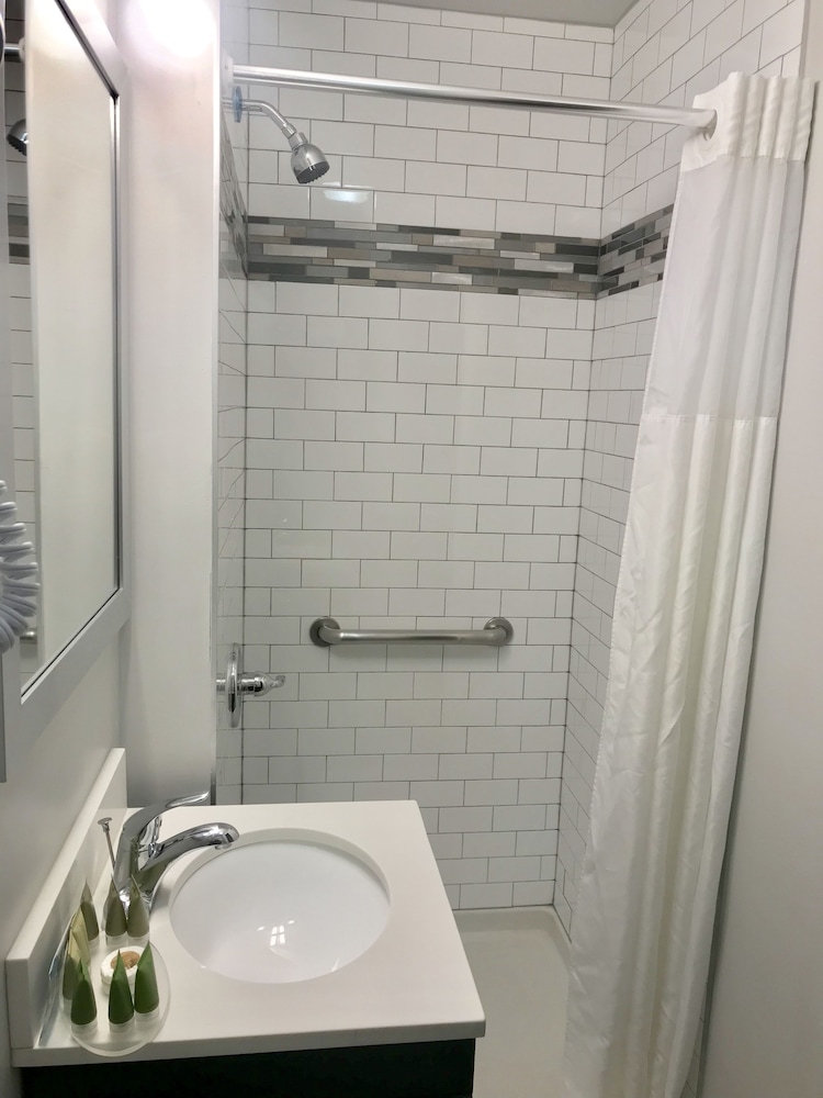The Heritage Hotel New York City 45/50