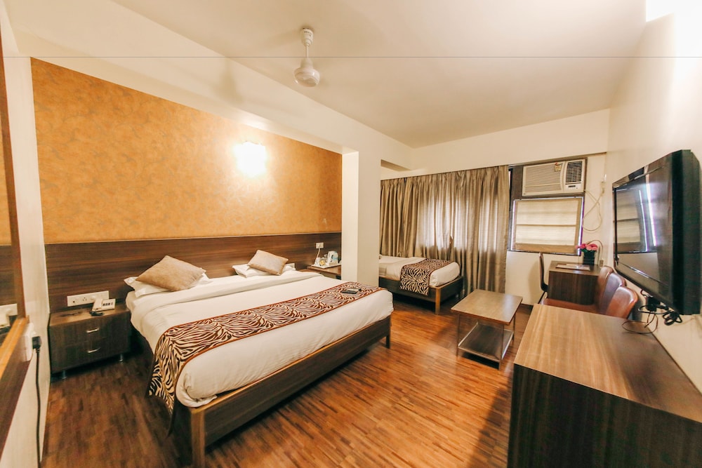 HOTEL MAHARANA INN 11/50