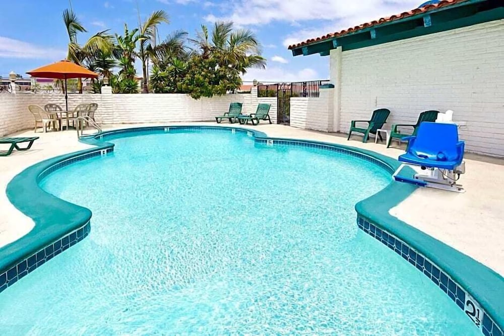 Sunset Inn Costa Mesa 1/17