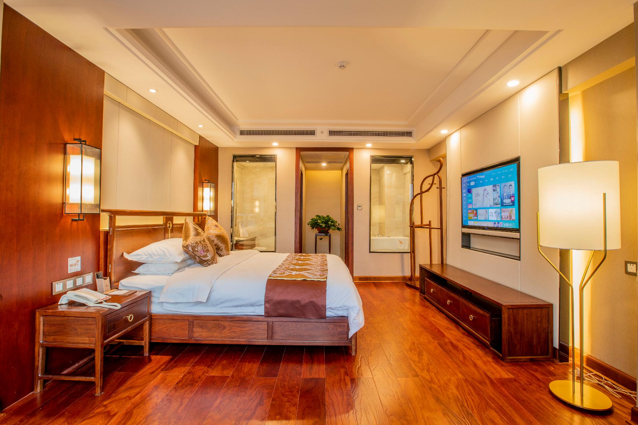SUITE, WITH VIEW