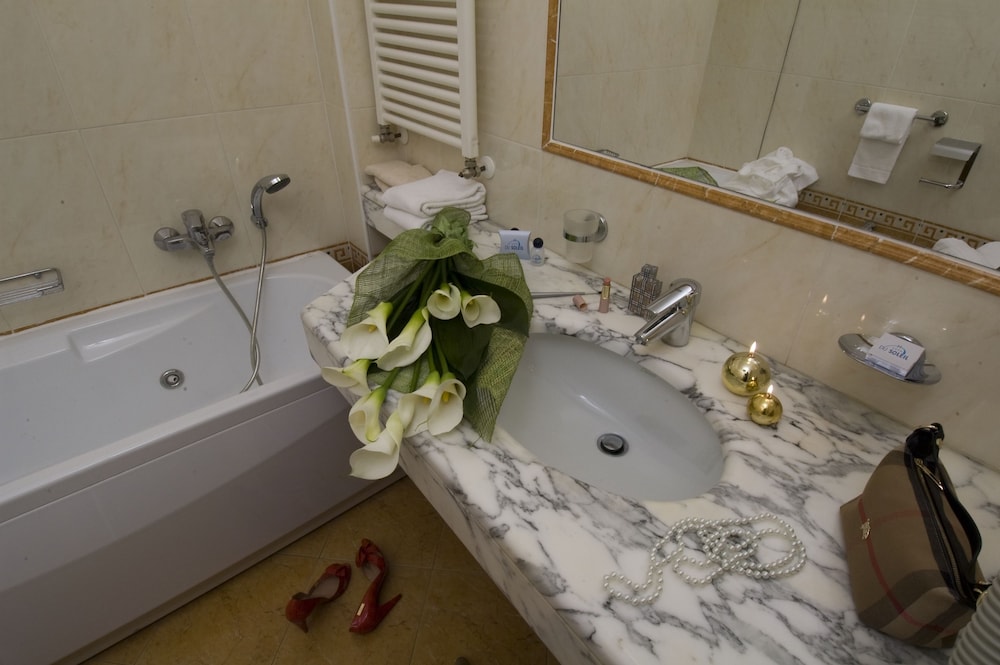 JUNIOR SUITE, STUDIO