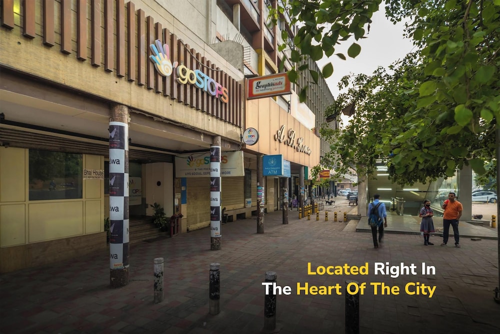 Stops Hostels- New Delhi 38/47