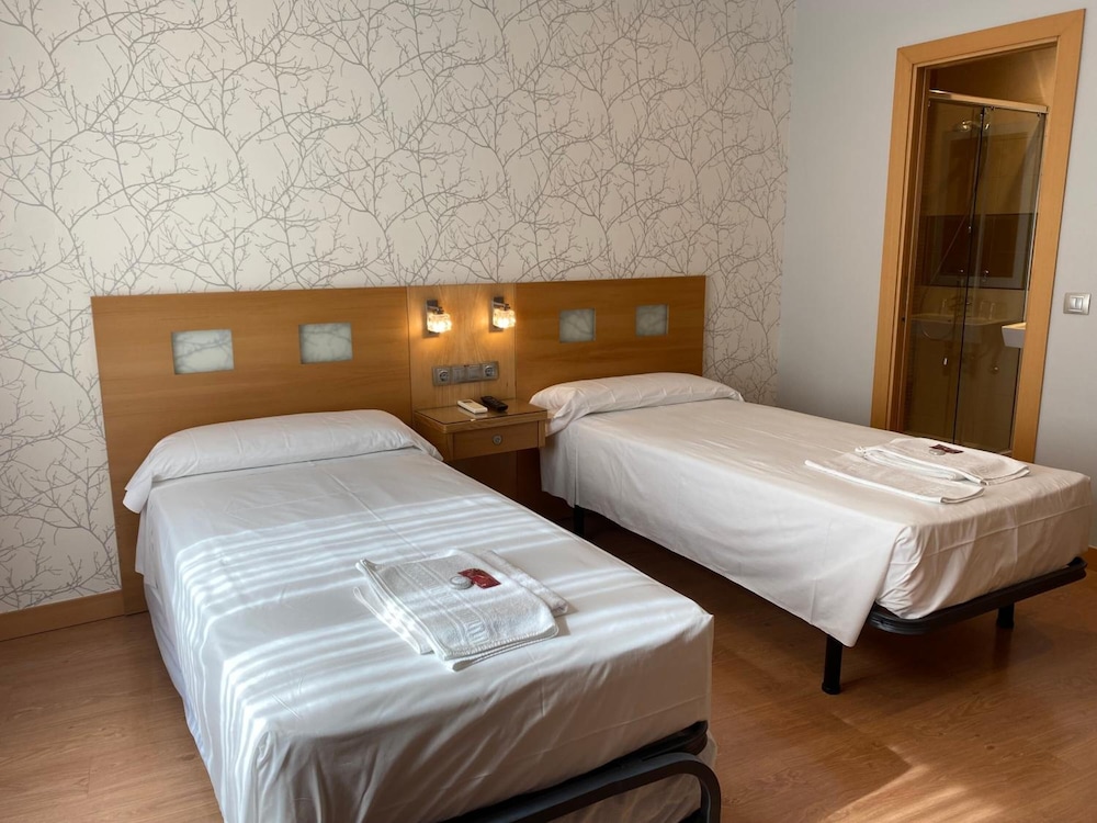 Hostal Abami I I 6/22