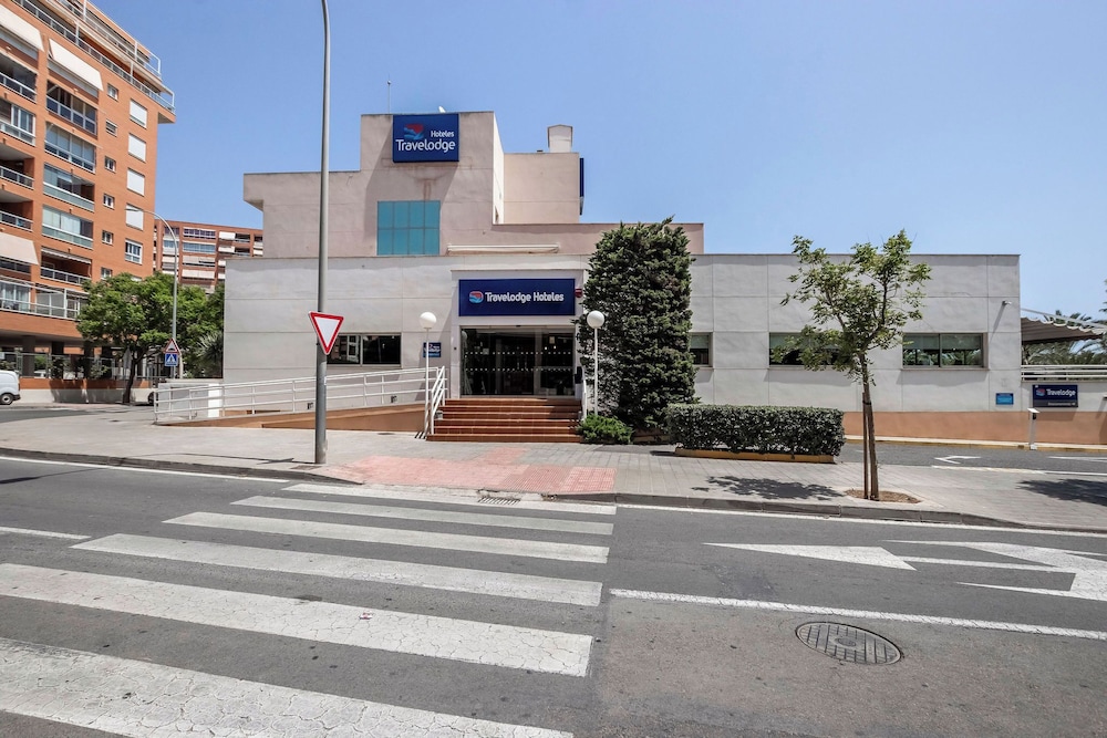 Travelodge Alicante Puerto 75/82