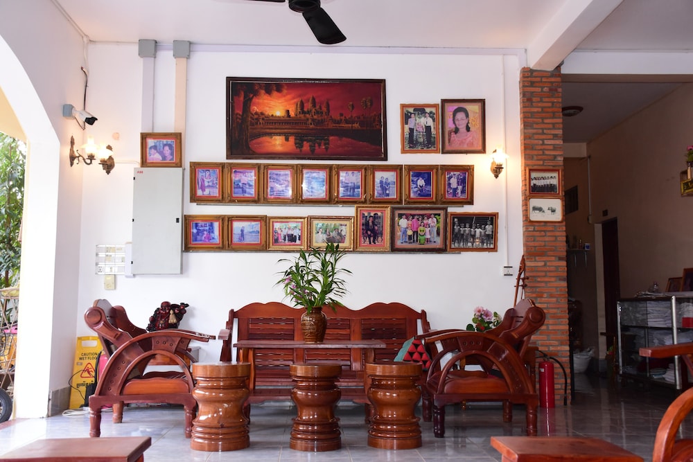 Bou Savy Guesthouse 50/68