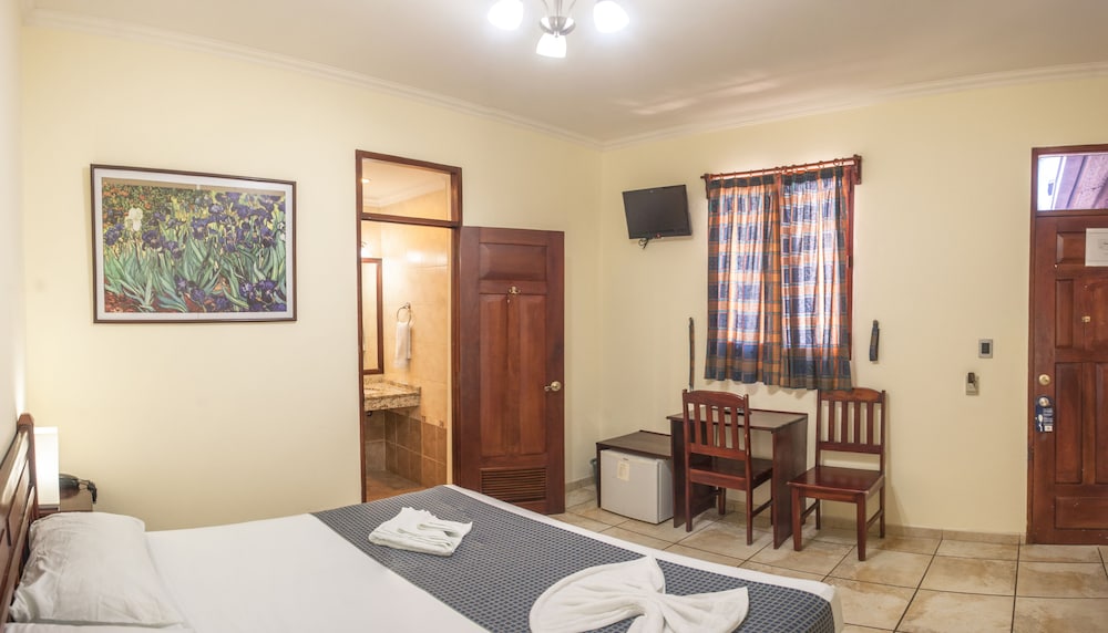 El Almirante Hotel 20/47