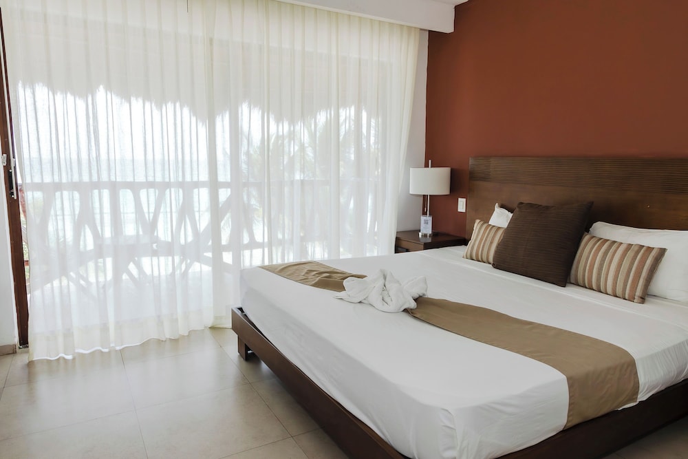 Room, Queen Bed, Sea View, Koox Quinto Sole Boutique Hotel 3/8