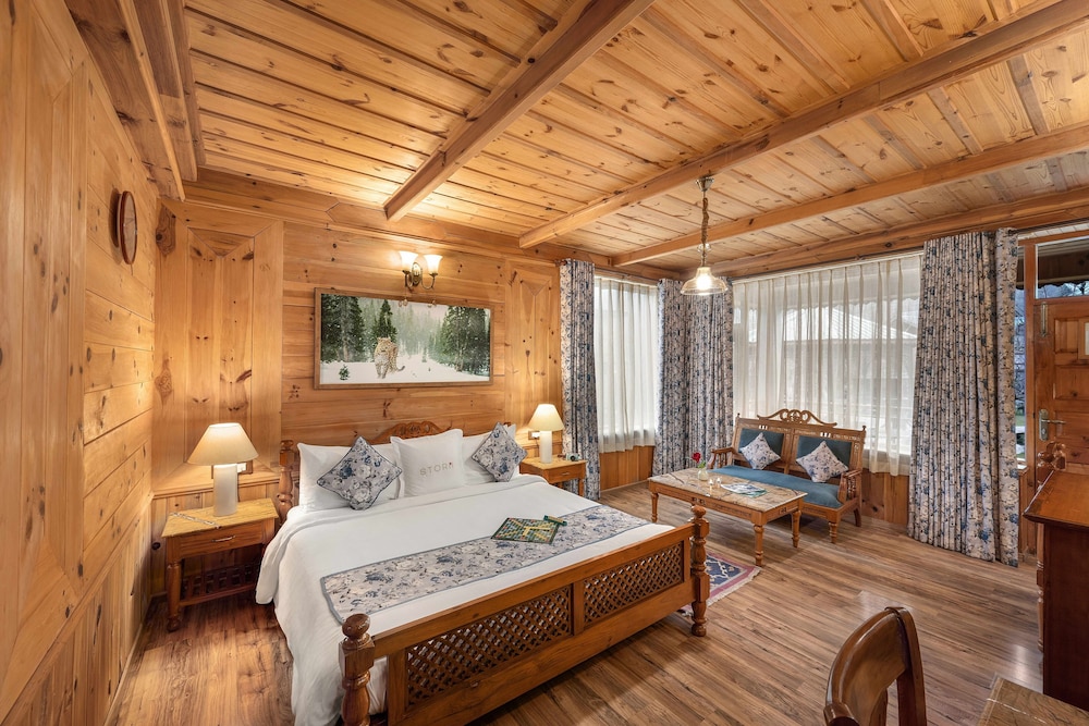 DELUXE, QUEEN BED, GARDEN VIEW, BALCONY