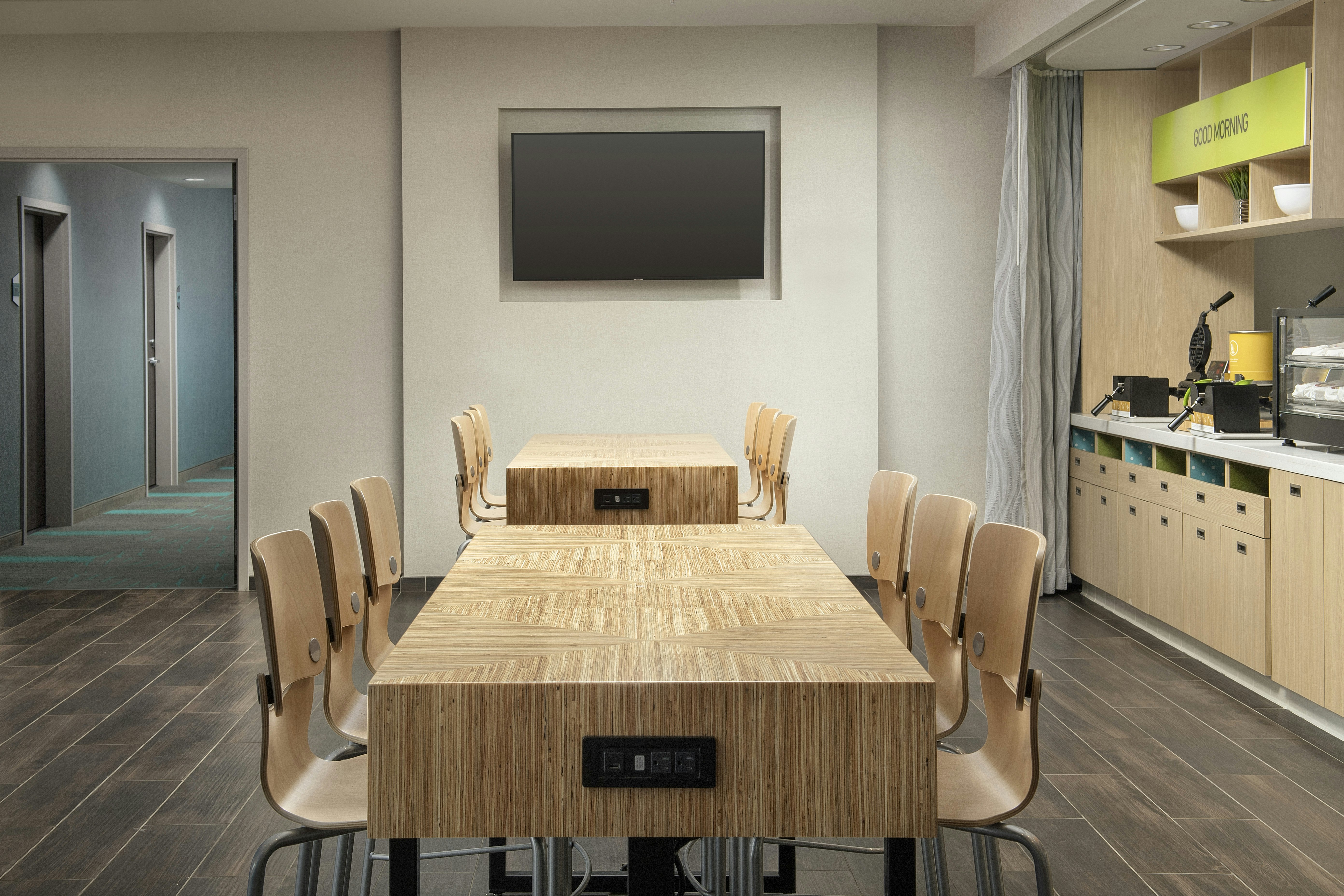 Home2 Suites by Hilton Clovis Fresno Airport 14/15