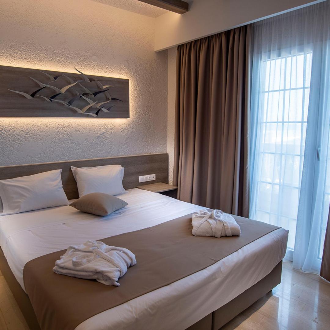 غرفة ديلوكس عائلية بإطلالة على البحر بغرفتي نوم، Porto Greco Village Beach Hotel - All Inclusive 3/6