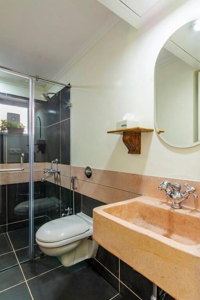Hotel Kemps Corner 40/42