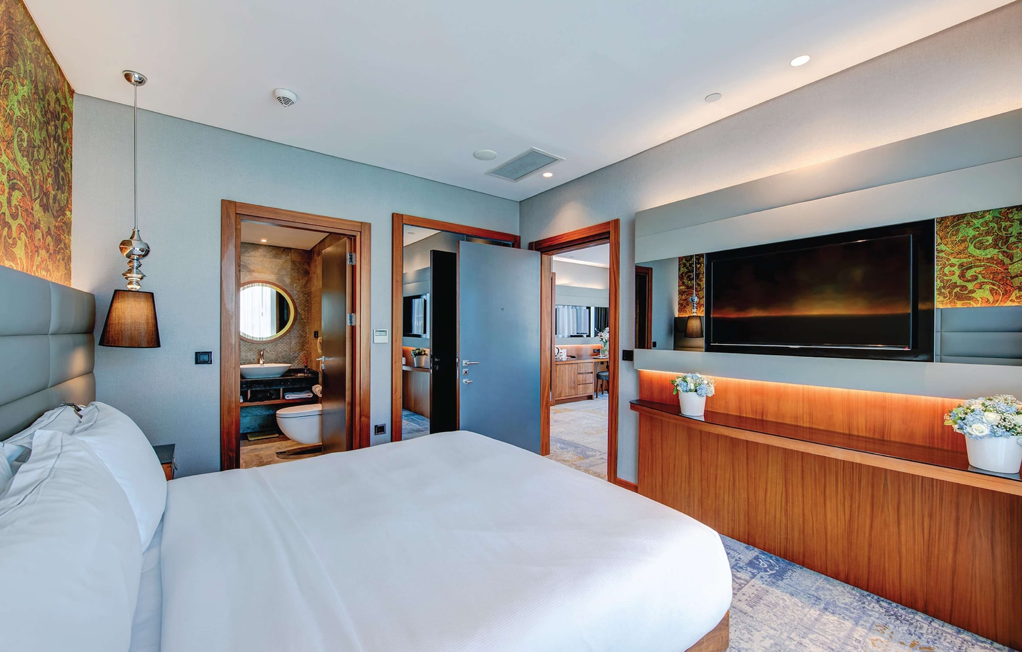 1 BEDROOM, SUITE, KING BED