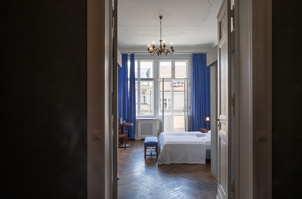 Hotel Art Nouveau 30/65