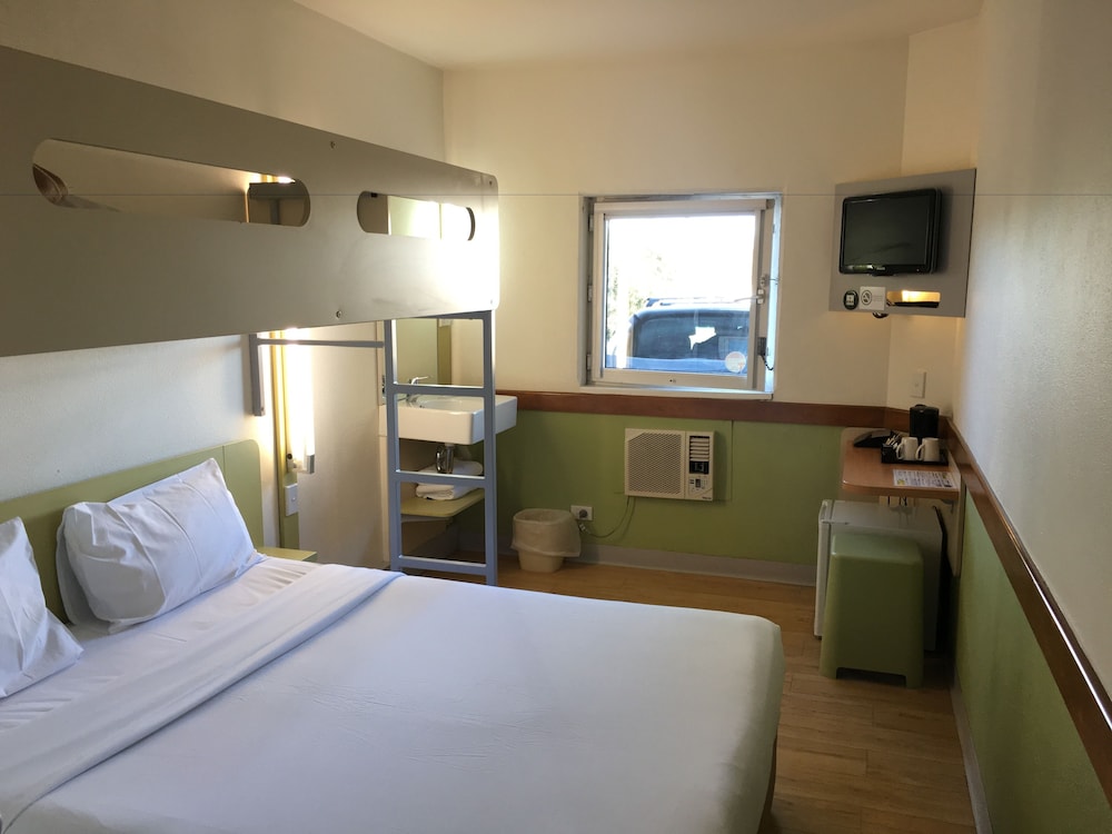 ibis budget Campbelltown 23/57